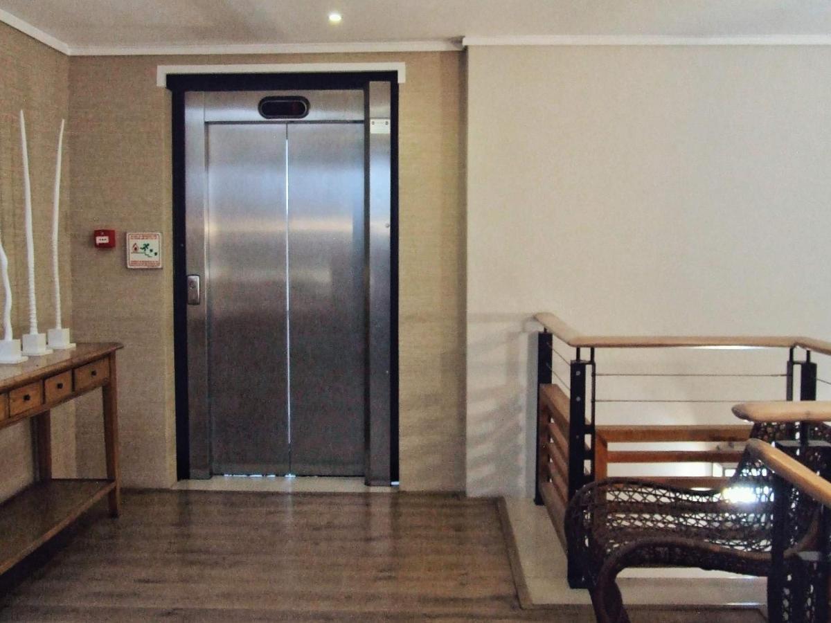 210 Gallery Luxury Studio Apartment นิสนา ภายนอก รูปภาพ